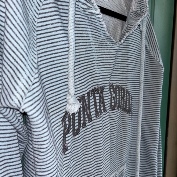 Vineyard Crew medium hoodie - Picture 3 of 7